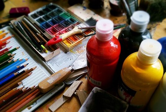 Czy akrylem można Kleić listwy styropianowe? Czy akrylem można Kleić listwy styropianowe?