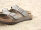 Kto nosi Birkenstock?