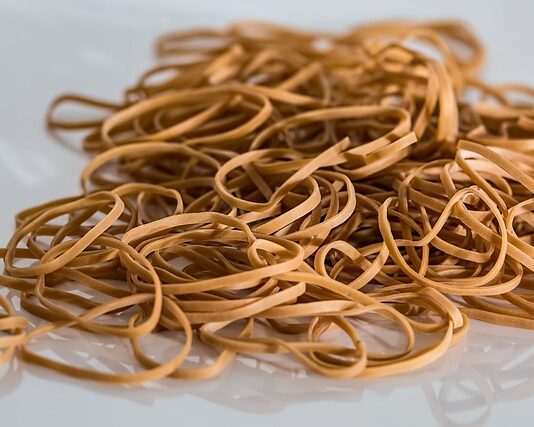 Jak wiązać włosy żeby ich nie niszczyć? Jak wiązać włosy żeby ich nie niszczyć?