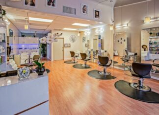 Miotły fryzjerskie – Czy miotły gumowe działają na ludzkie włosy? miotły fryzjerskie